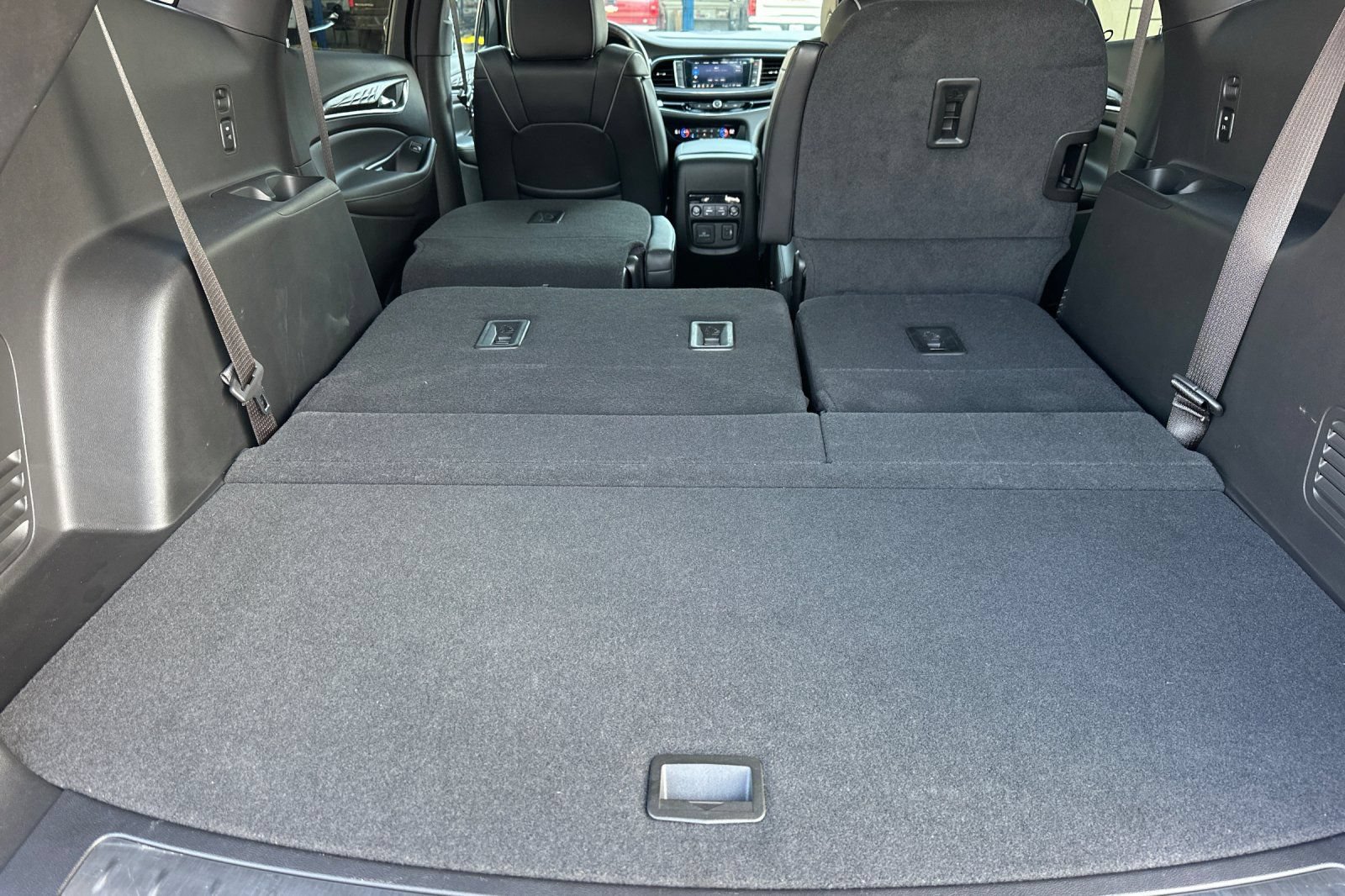 Certified 2024 Buick Enclave Avenir FWD image 18