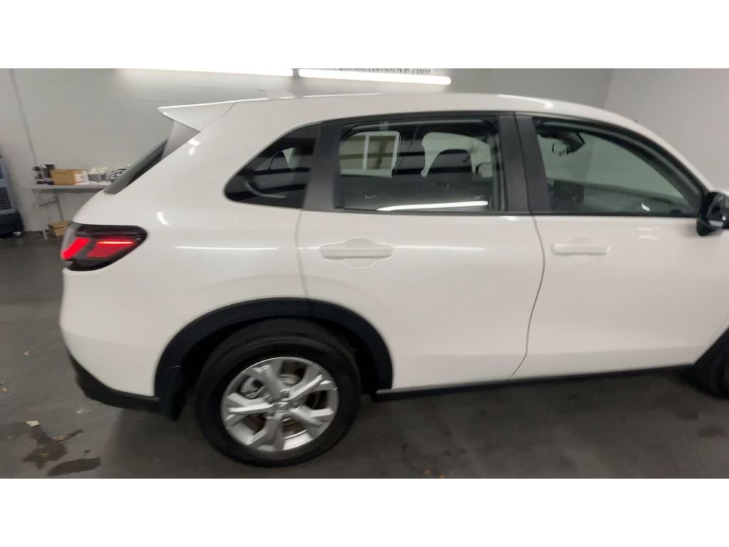 Used 2025 Honda HR-V LX image 9