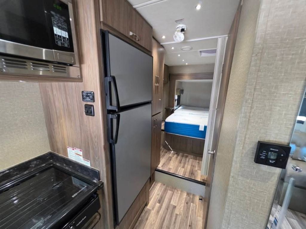 Used 2016 Mercedes-Benz Sprinter 3500 image 49
