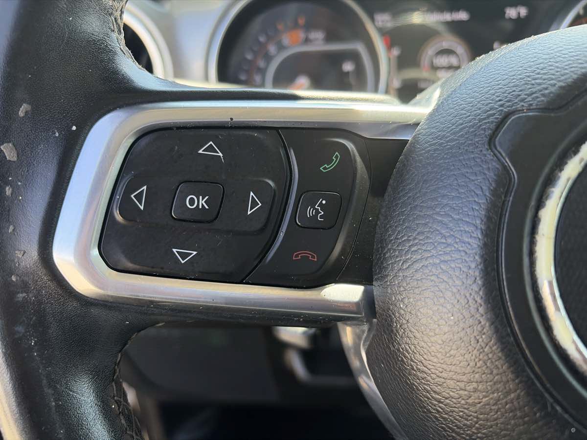 Used 2019 Jeep Wrangler Unlimited Sahara AWD/4WD image 35