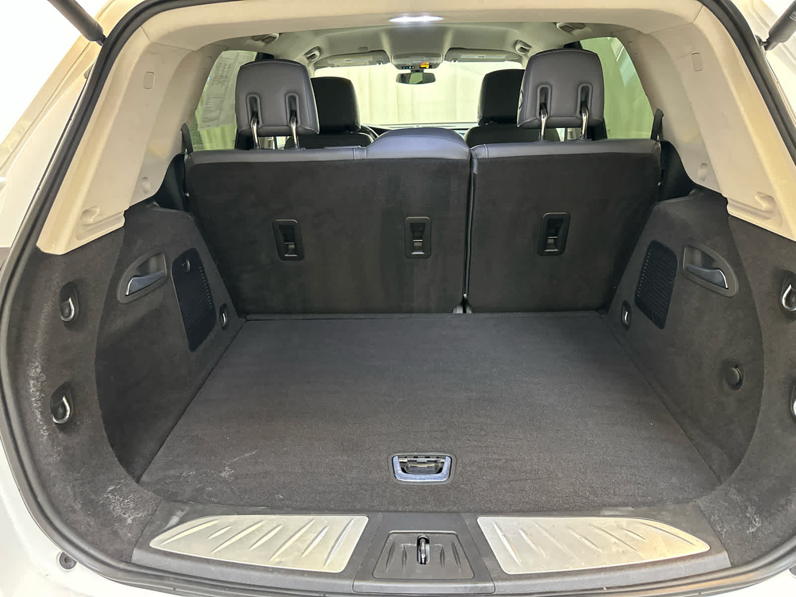 Used 2020 Buick Envision Essence FWD image 24