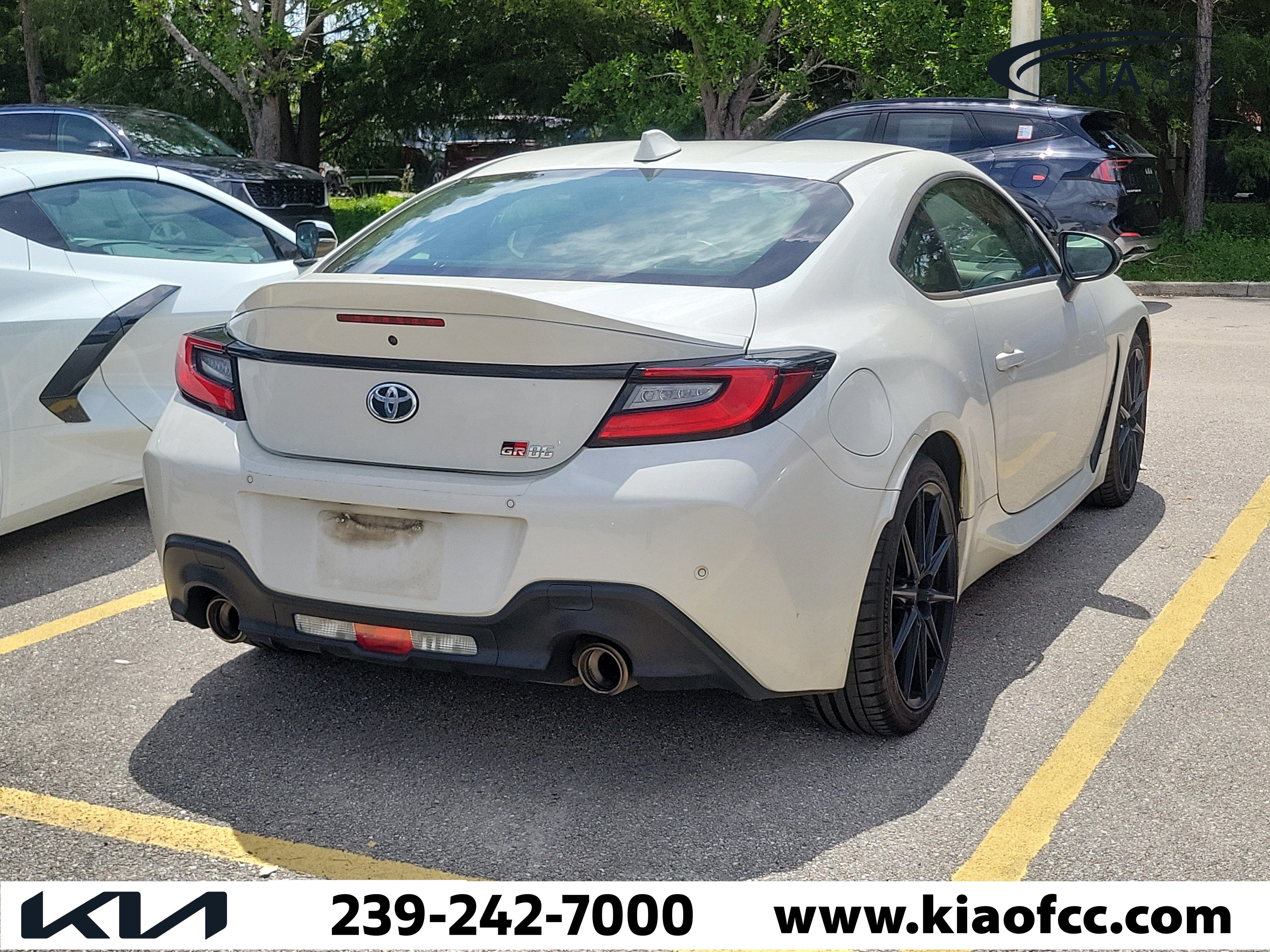 Used 2023 Toyota GR86 Premium RWD image 9