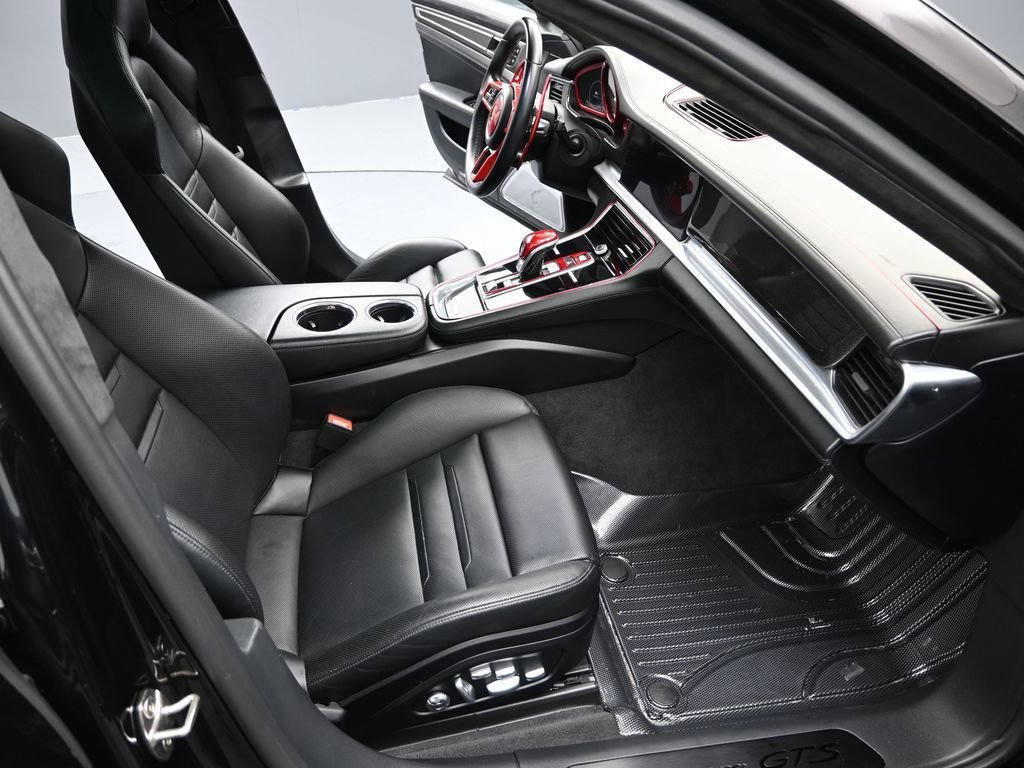 Used 2020 Porsche Panamera GTS image 31