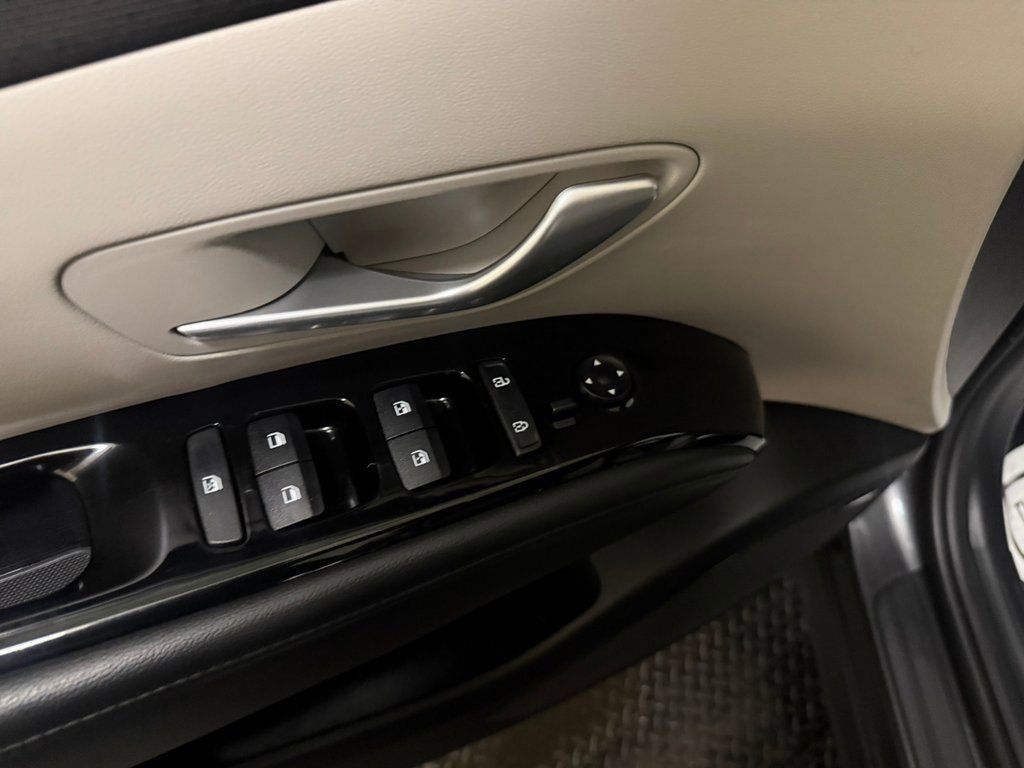 Used 2023 Hyundai Tucson Limited image 25