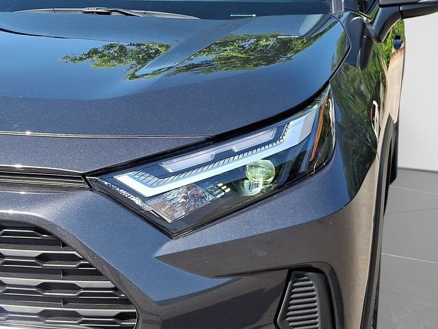 Used 2025 Toyota RAV4 XLE AWD/4WD image 11