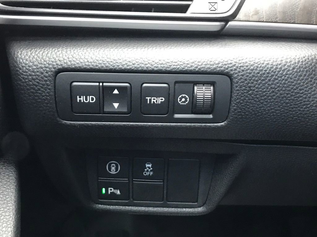 Used 2018 Honda Accord Touring image 25