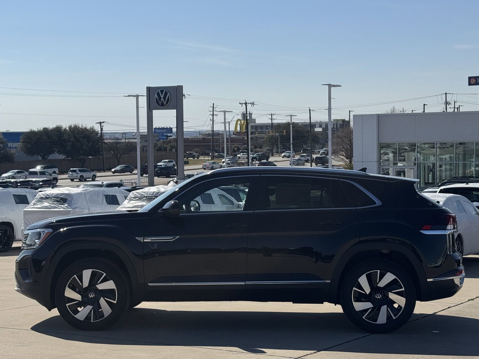 Used 2025 Volkswagen Atlas Cross Sport SEL image 7