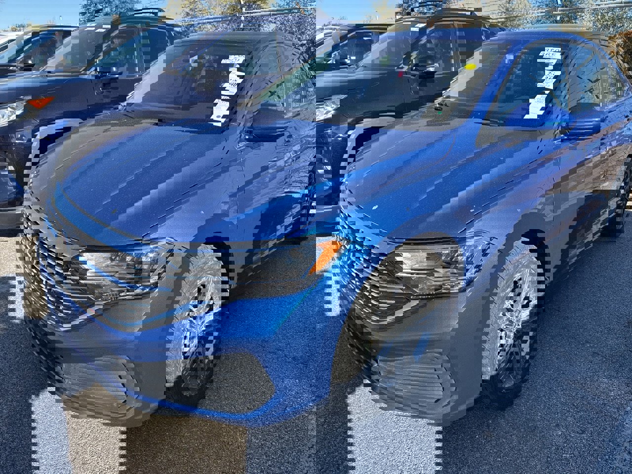 Used 2024 Volkswagen Jetta SE image 1