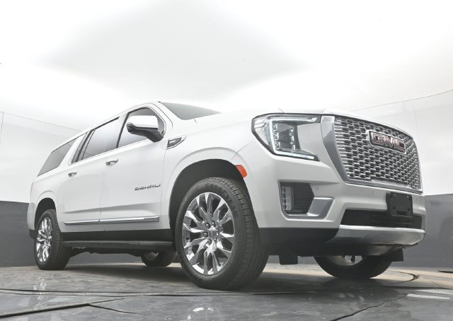 Used 2021 GMC Yukon XL Denali AWD/4WD image 47