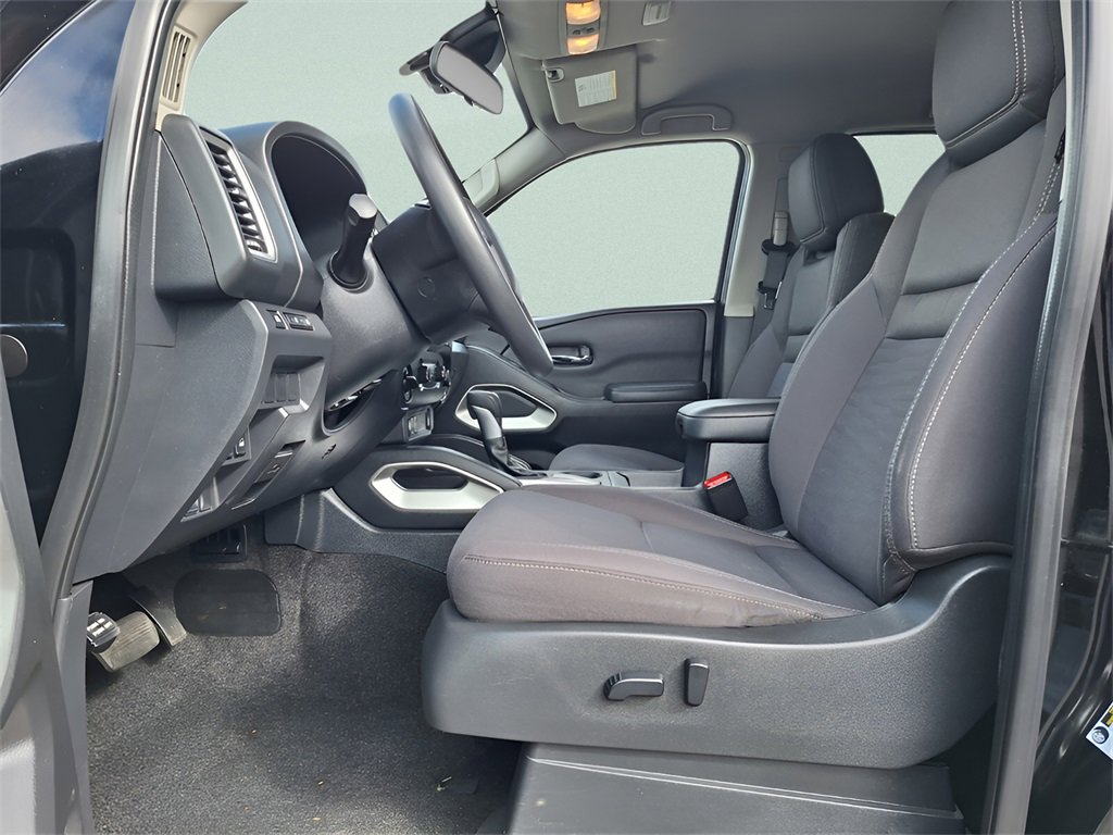Used 2022 Nissan Frontier SV image 11