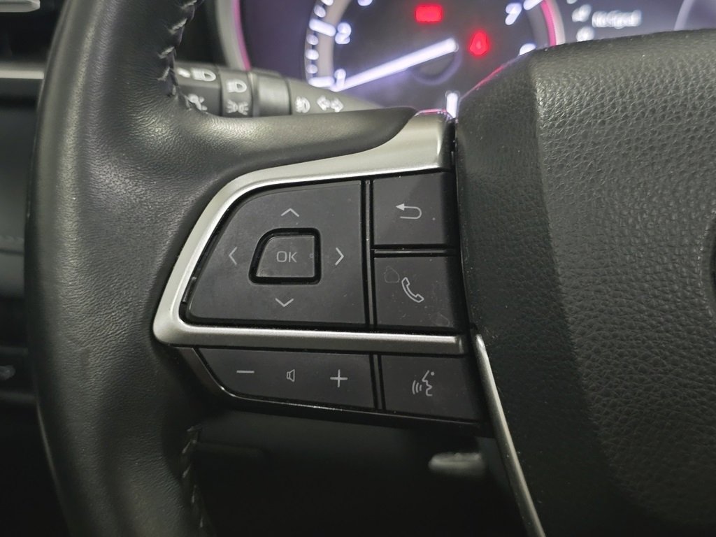Used 2022 Toyota Highlander XLE image 33