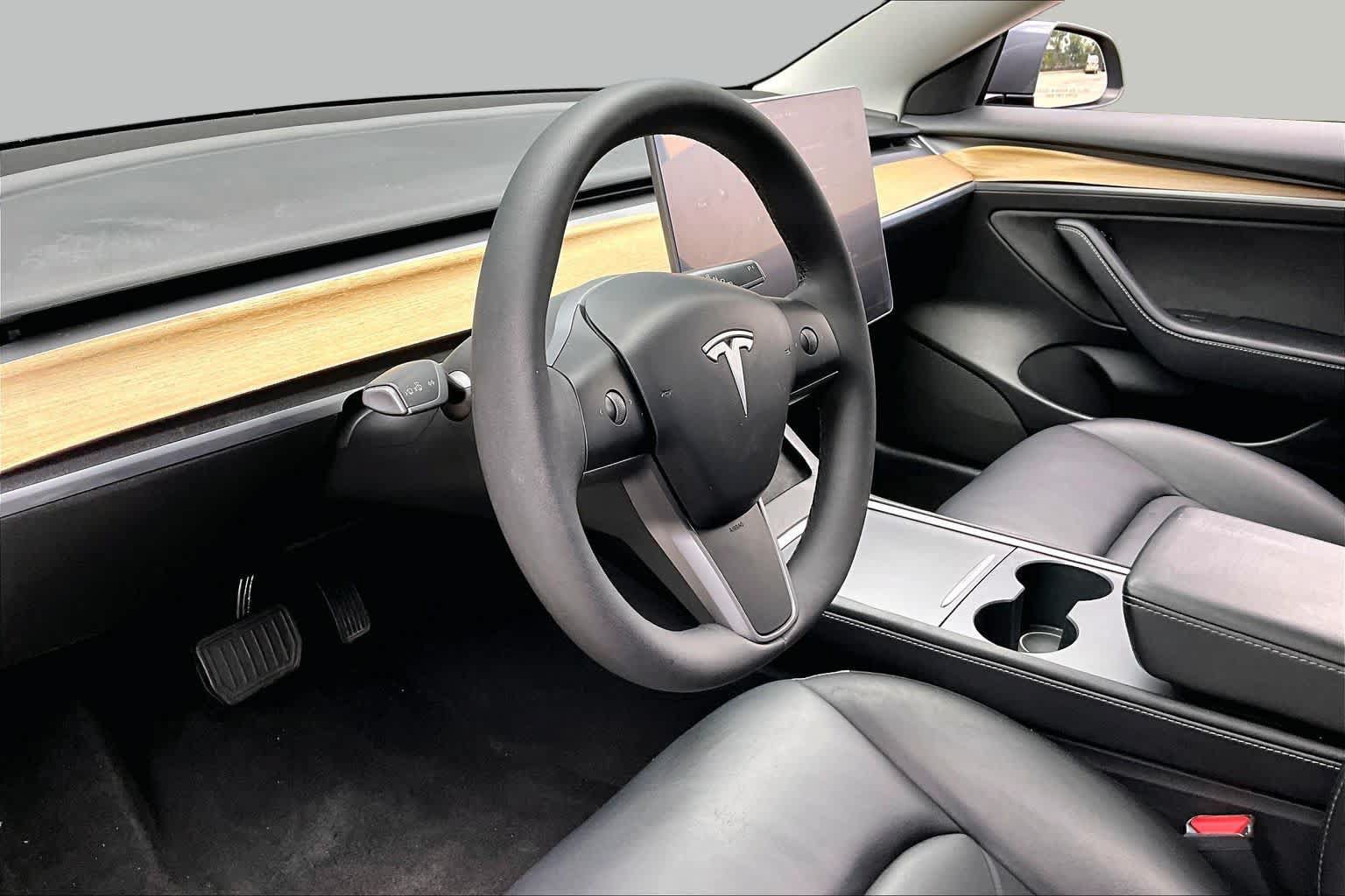 Used 2021 Tesla Model 3 Standard Range Plus RWD image 16