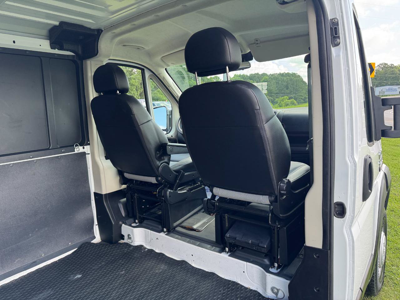 Used 2021 RAM ProMaster 2500 FWD image 12