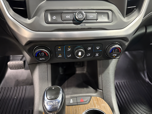 Used 2017 GMC Acadia SLE FWD image 17