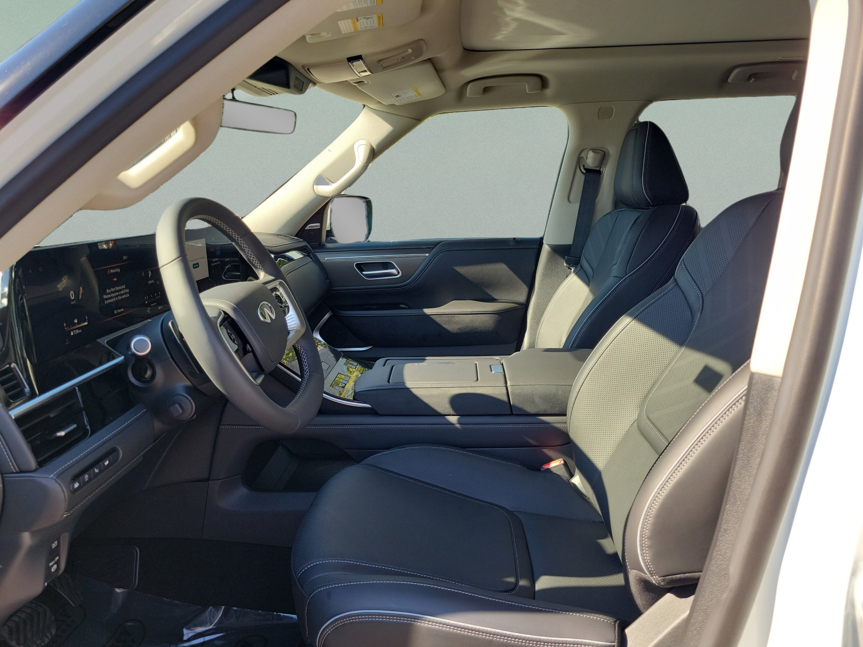 Used 2026 INFINITI QX80 Luxe w/ Cargo Package AWD/4WD image 16