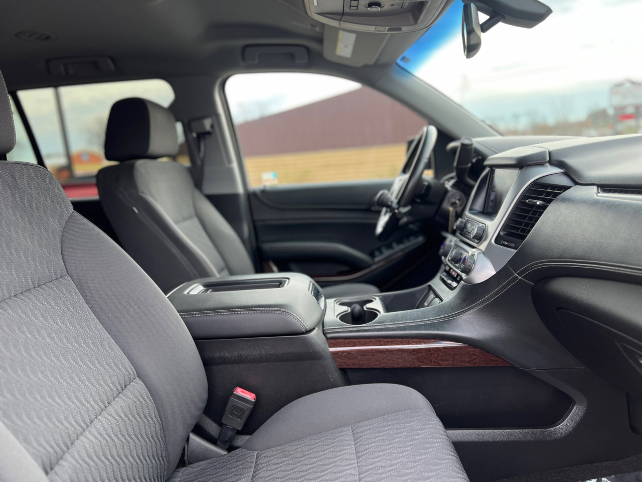 Used 2017 GMC Yukon SLE w/ SLE Value Package image 52