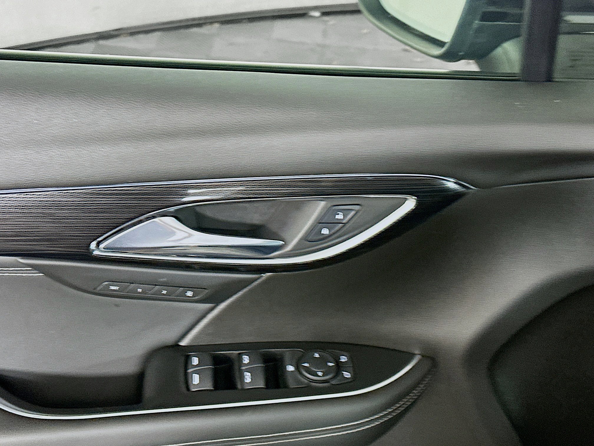 Used 2023 Buick Envision Essence FWD image 15