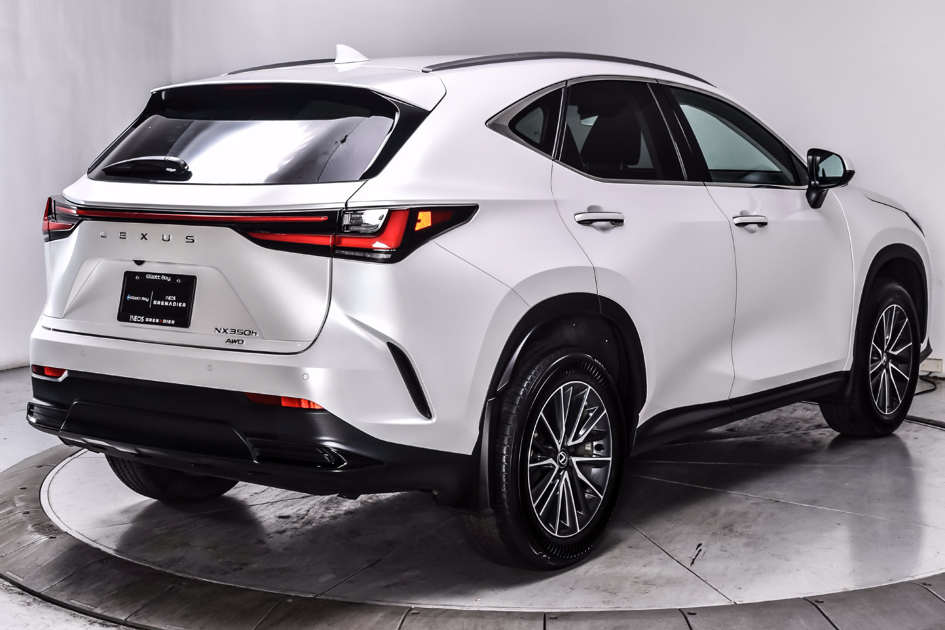 Used 2025 Lexus NX 350h AWD w/ Cold Area Package image 7