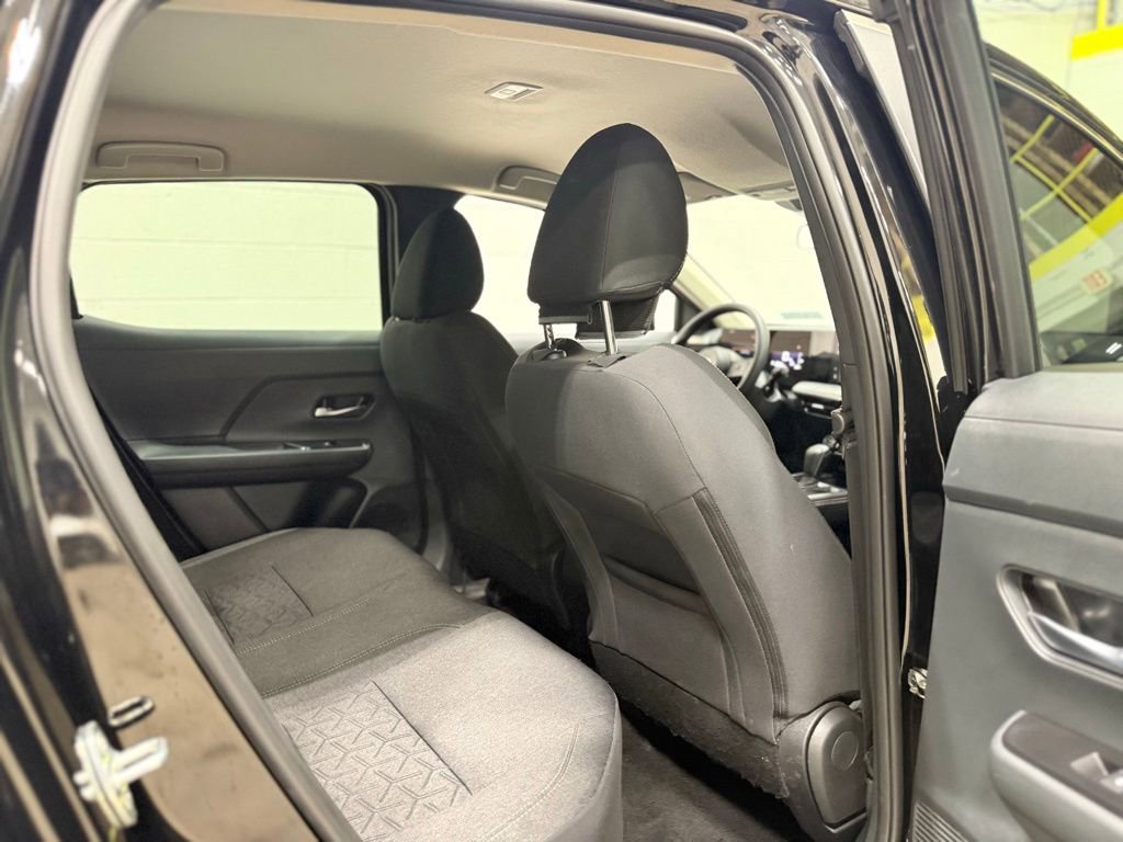Used 2025 Nissan Kicks SV AWD/4WD image 41