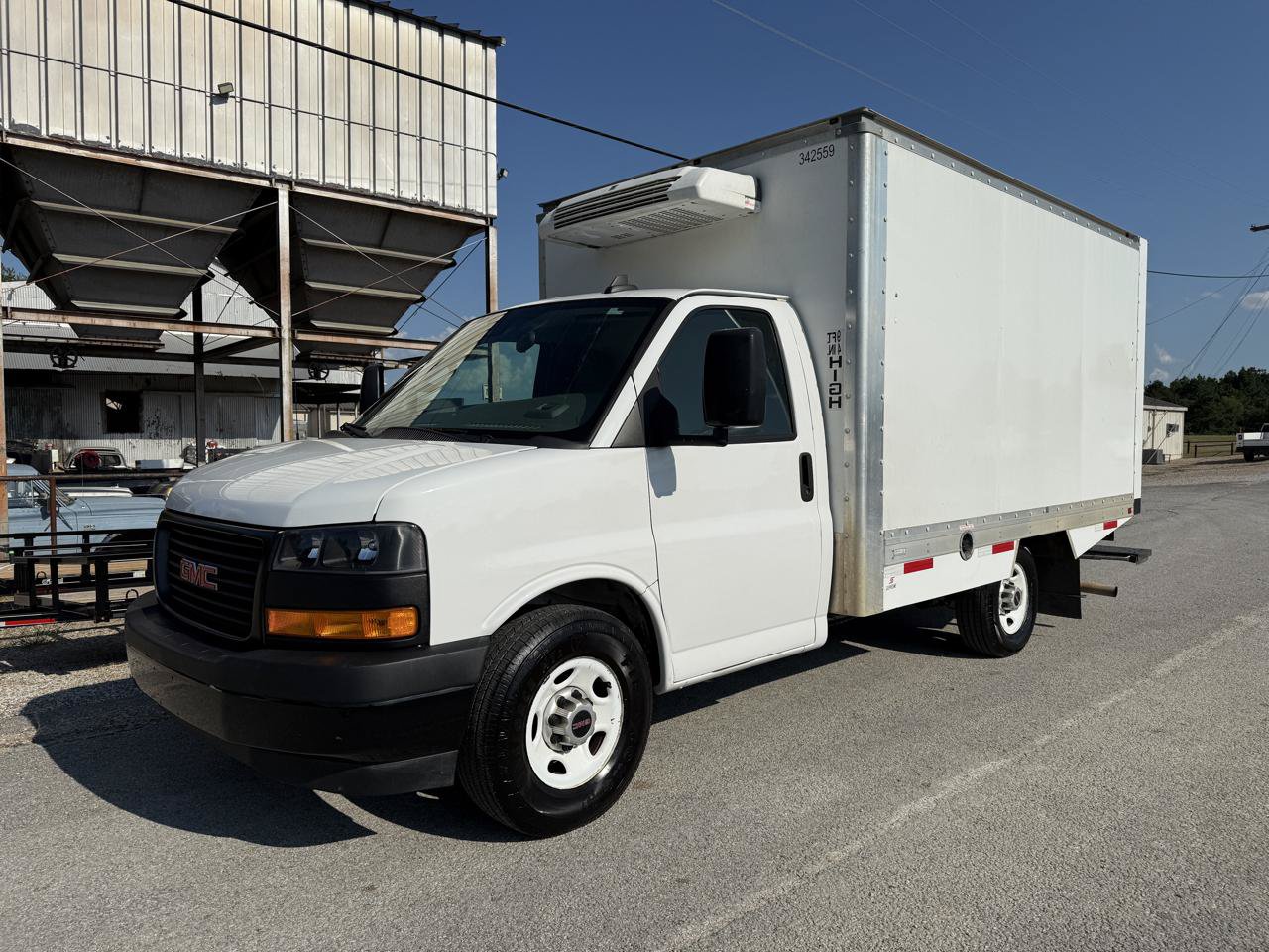 Used 2019 GMC Savana 3500 w/ Power Convenience Package RWD image 1