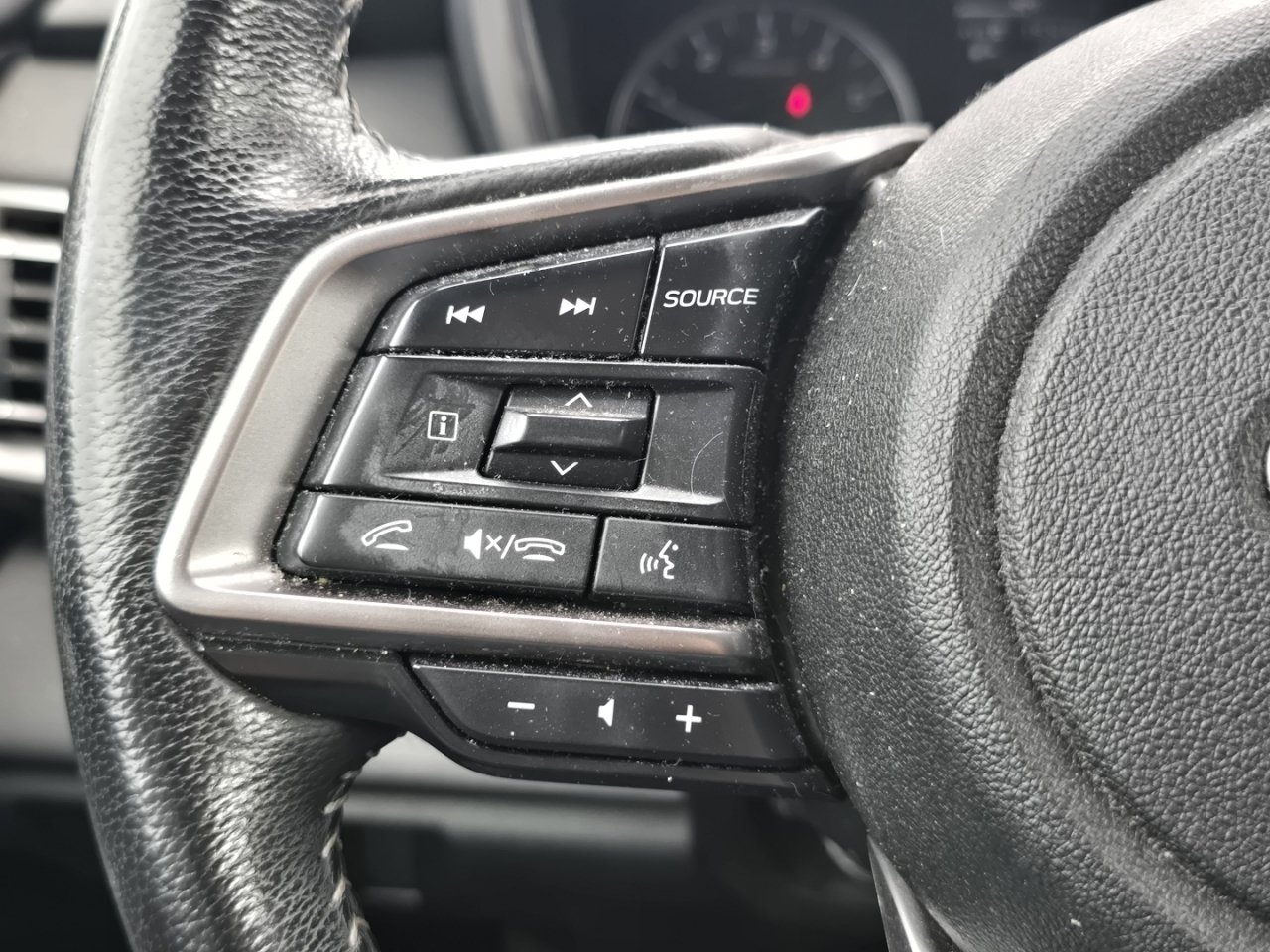 Used 2023 Subaru Outback Limited AWD/4WD image 32