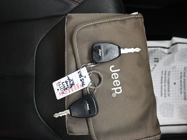 Used 2017 Jeep Wrangler Unlimited Rubicon image 10