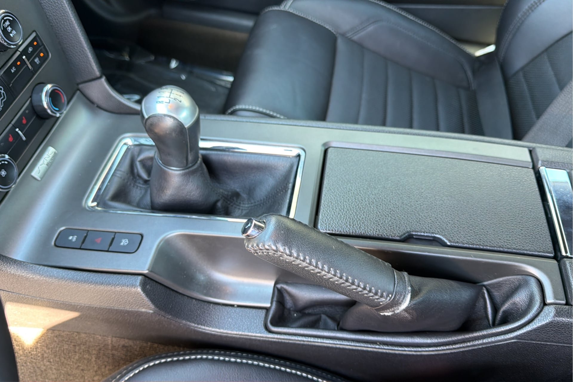 Used 2013 Ford Mustang GT Premium w/ Security Pkg RWD image 26