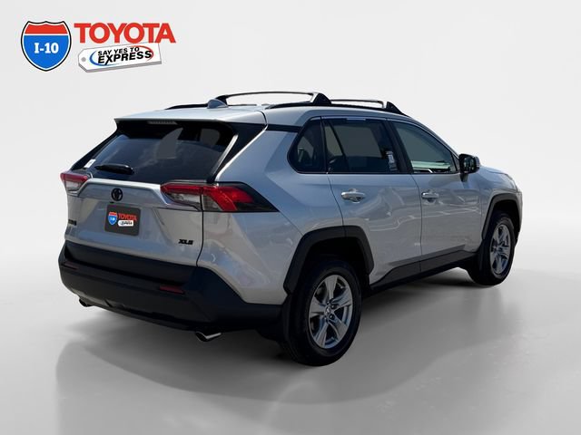 Certified 2025 Toyota RAV4 XLE FWD image 5