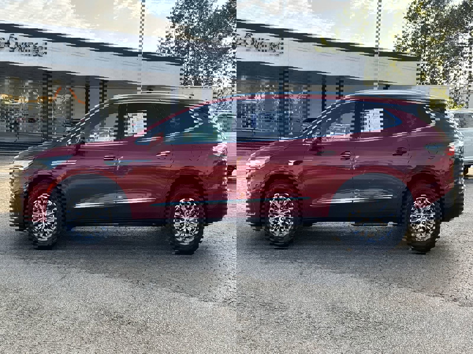 Certified 2024 Buick Enclave Premium image 7