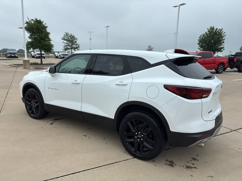 Used 2023 Chevrolet Blazer LT FWD image 3