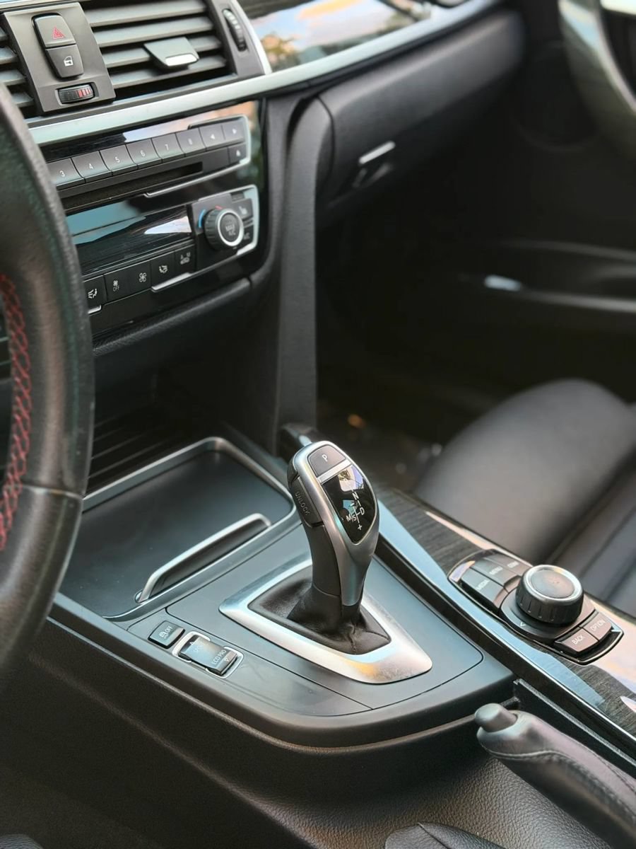 Used 2018 BMW 330i xDrive Sedan AWD/4WD image 16