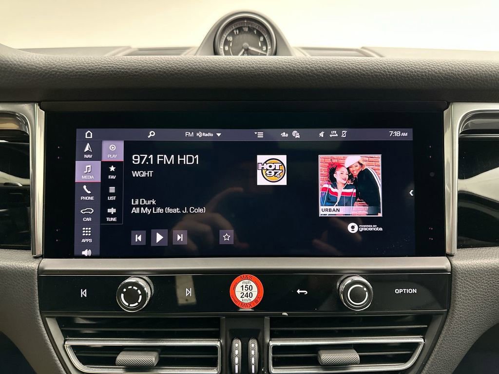 Used 2025 Porsche Macan image 15