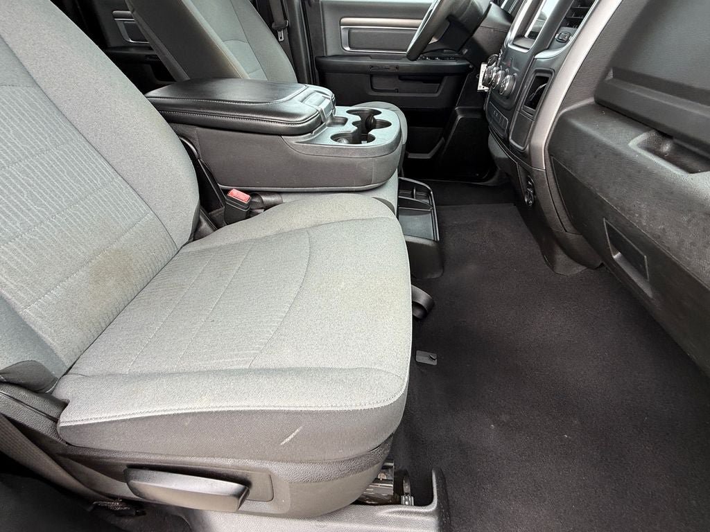 Used 2021 RAM 1500 Classic SLT AWD/4WD image 10