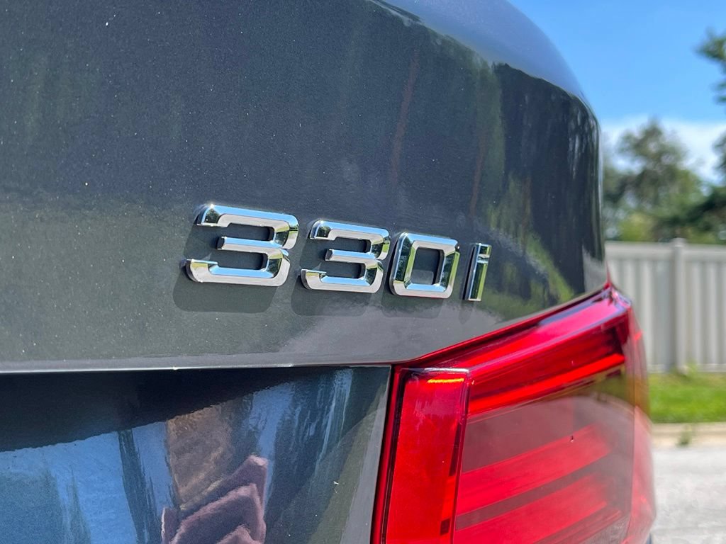 Used 2018 BMW 330i xDrive Sedan w/ Convenience Package AWD/4WD image 13