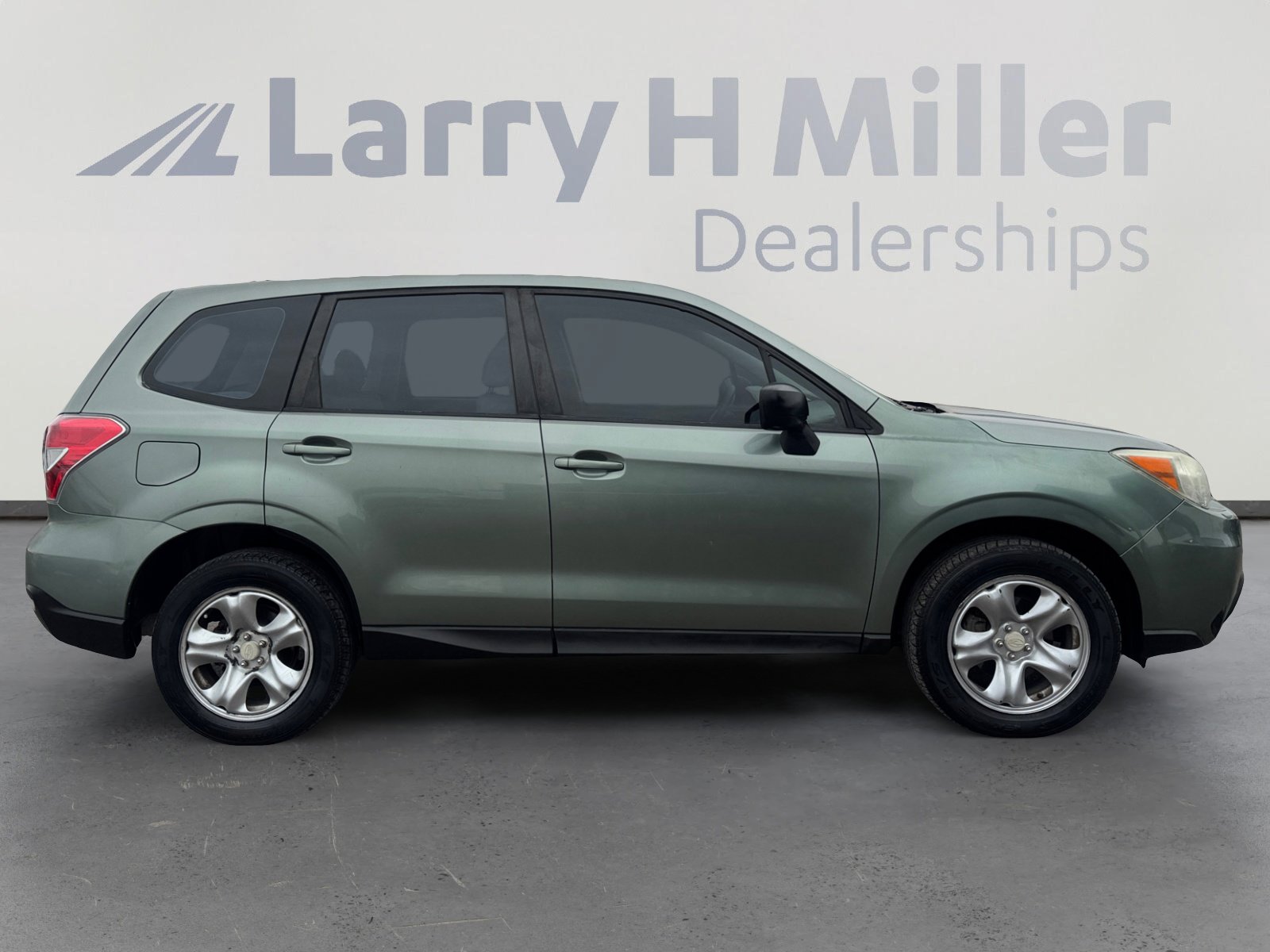 Used 2014 Subaru Forester 2.5i AWD/4WD image 6