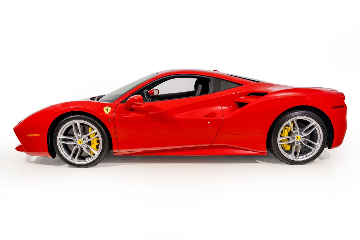 Used 2019 Ferrari 488 GTB RWD image 3