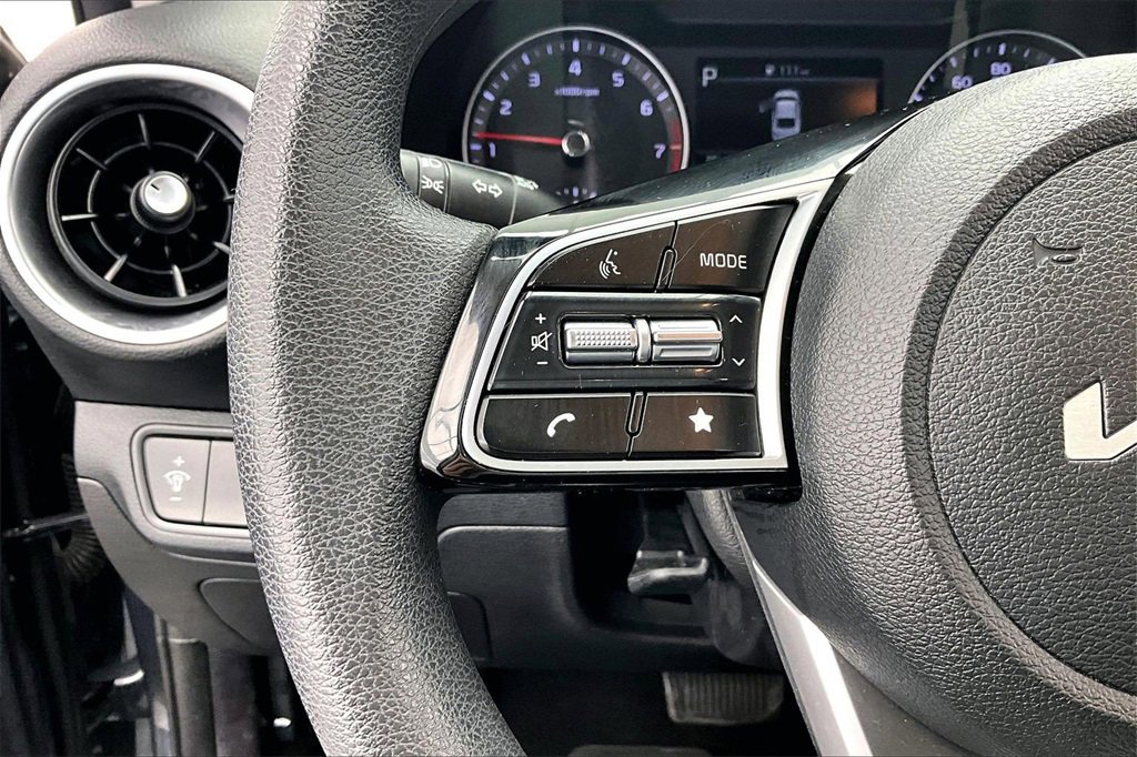 Used 2022 Kia Forte LXS image 18