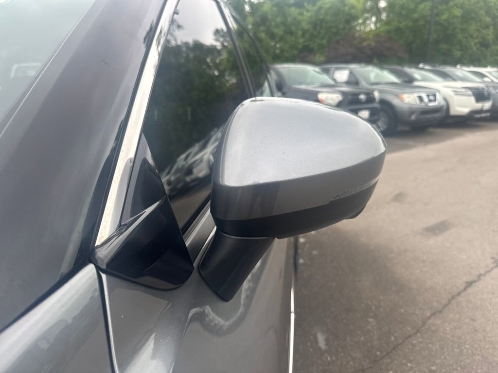 Used 2021 Nissan Rogue Platinum FWD image 32
