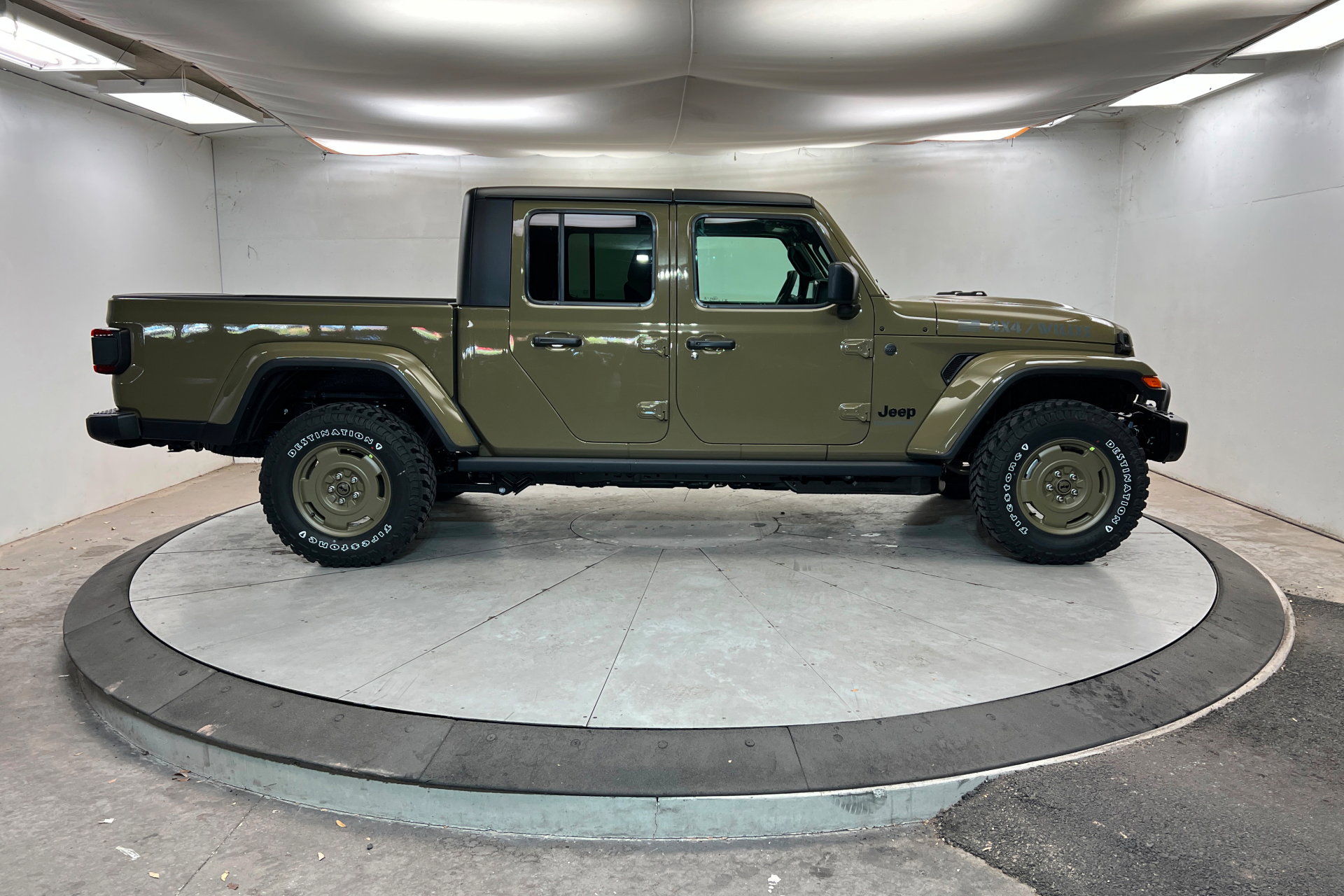 New 2026 Jeep Gladiator Willys AWD/4WD image 6