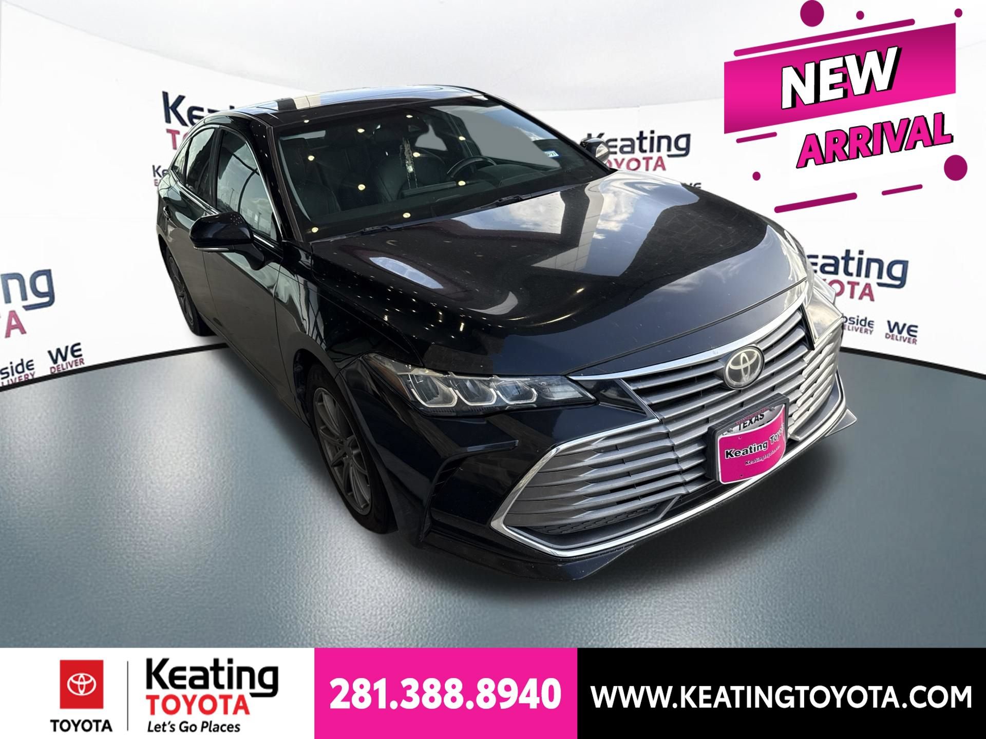 Used 2019 Toyota Avalon XLE w/ Moonroof Package FWD image 1