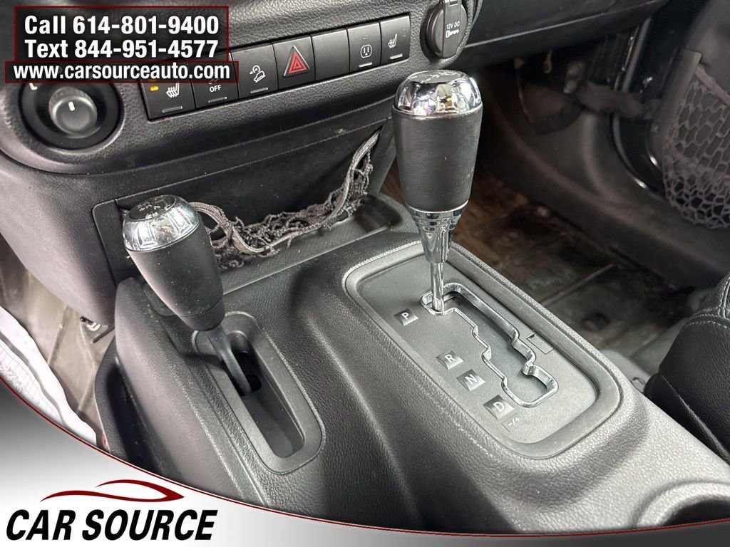 Used 2013 Jeep Wrangler Unlimited Sahara w/ Connectivity Group image 13