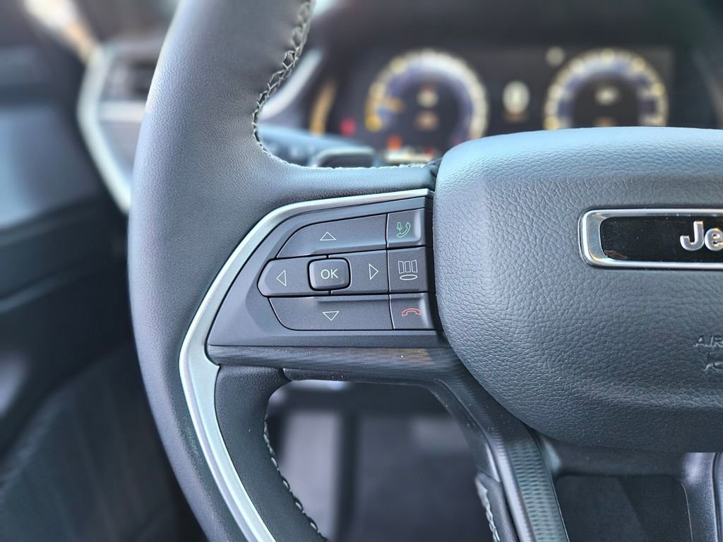 New 2025 Jeep Grand Cherokee Altitude image 27