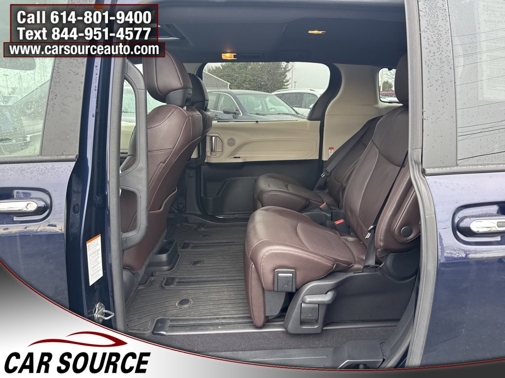 Used 2022 Toyota Sienna Platinum image 24