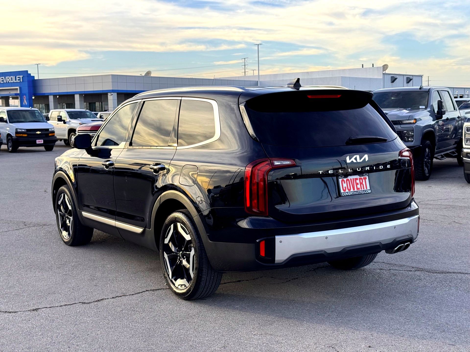 Used 2024 Kia Telluride S image 8