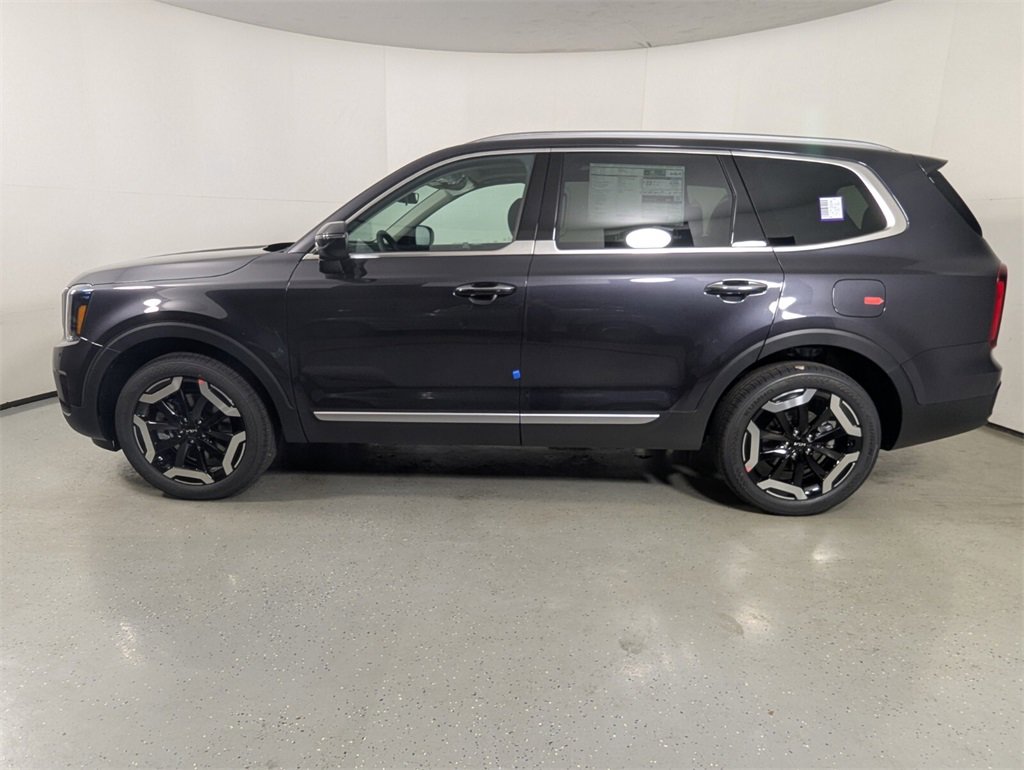 New 2025 Kia Telluride S image 4