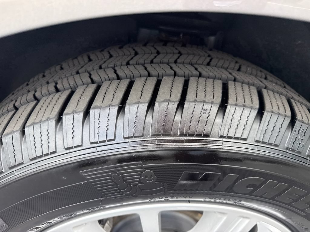 Used 2018 Cadillac XT5 AWD image 25