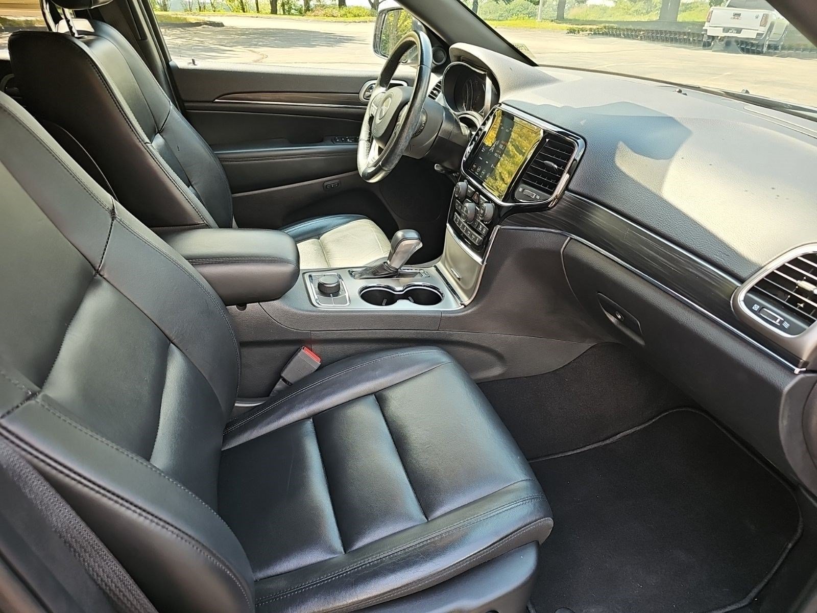 Used 2020 Jeep Grand Cherokee Limited AWD/4WD image 10