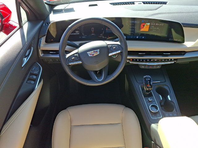 Used 2024 Cadillac XT4 Luxury w/ Cold Weather Package AWD/4WD image 15