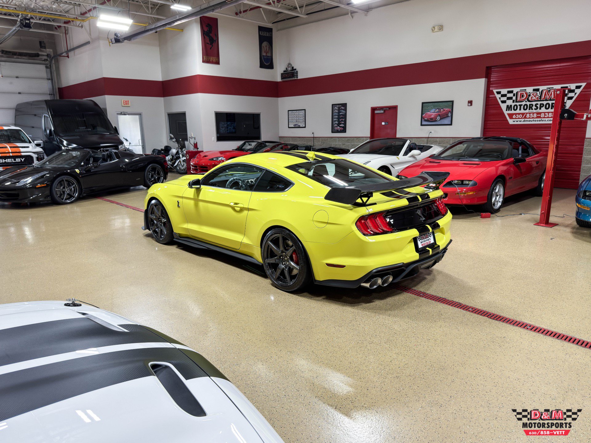Used 2021 Ford Mustang Shelby GT500 w/ Carbon Fiber Track Pack RWD image 38