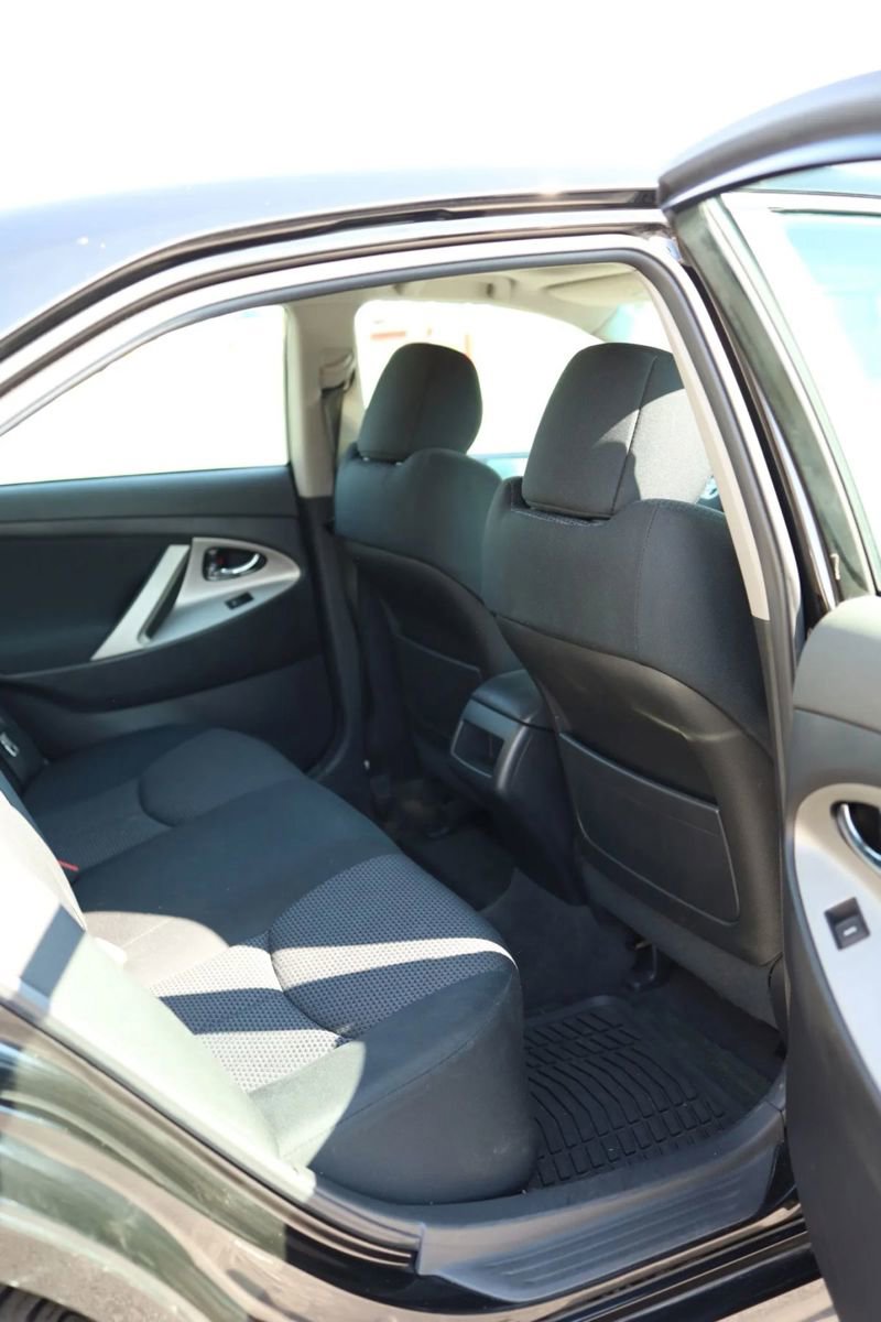 Used 2011 Toyota Camry SE image 34